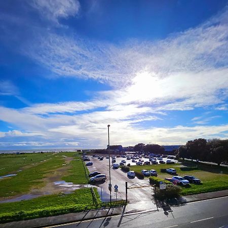 Seaview 2 Bedroom Apartment 리틀햄튼 외부 사진