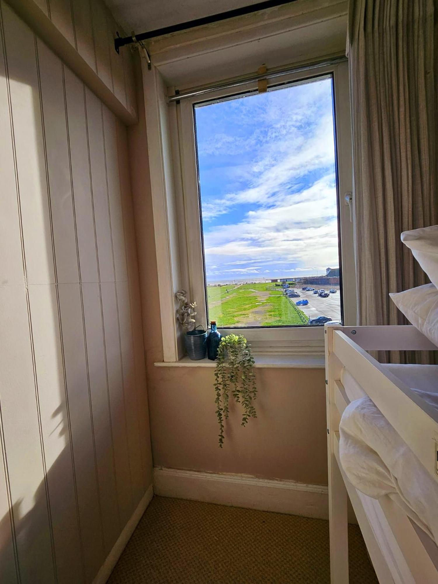 Seaview 2 Bedroom Apartment 리틀햄튼 외부 사진