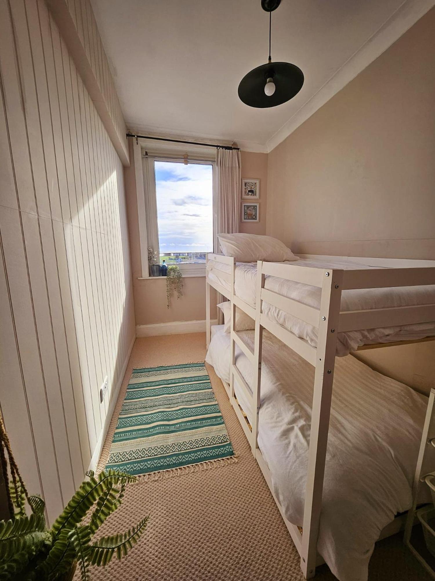 Seaview 2 Bedroom Apartment 리틀햄튼 외부 사진